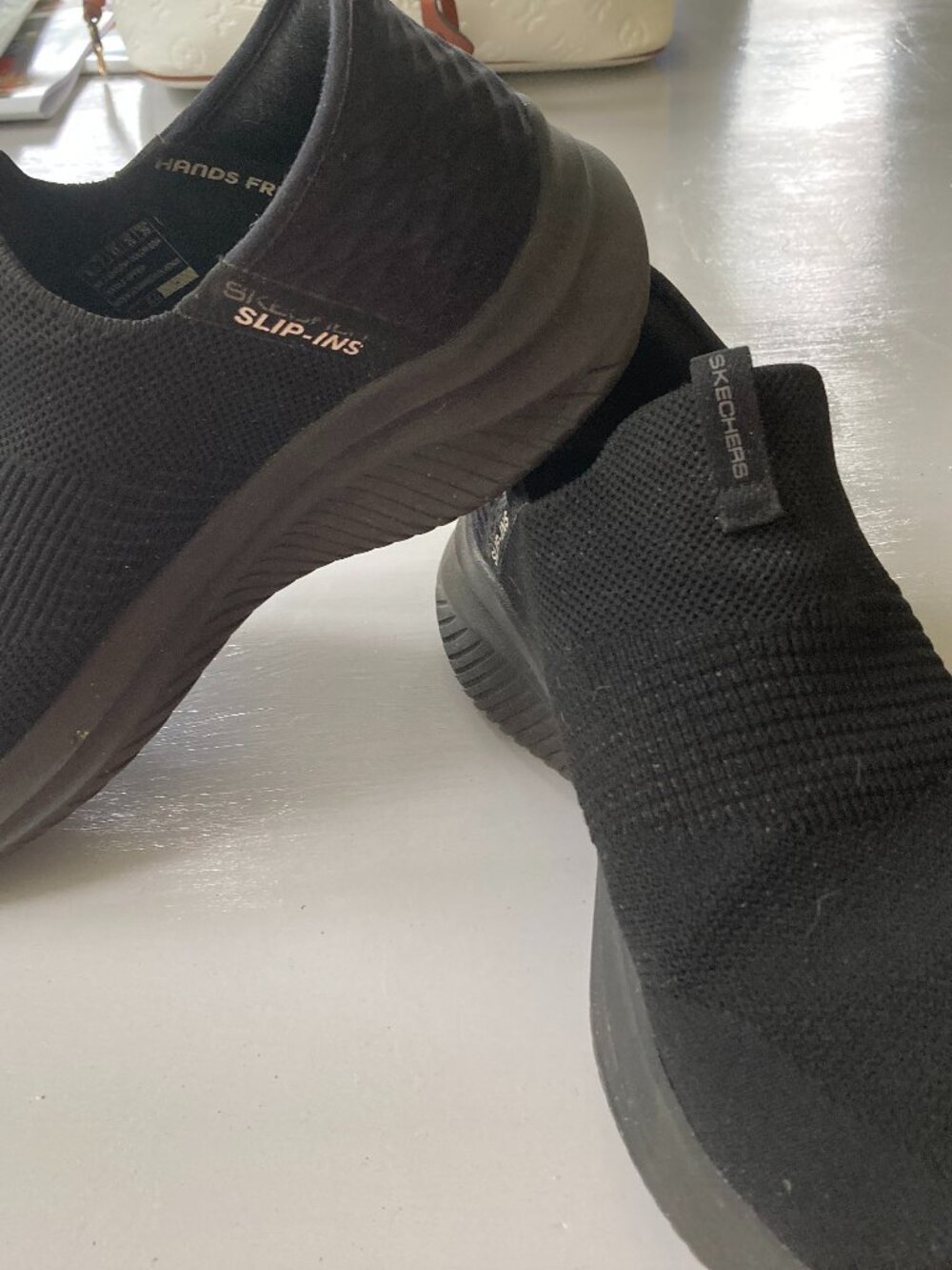 Sketchers Hands Free Sneakers Slip On Men Black size 8M/